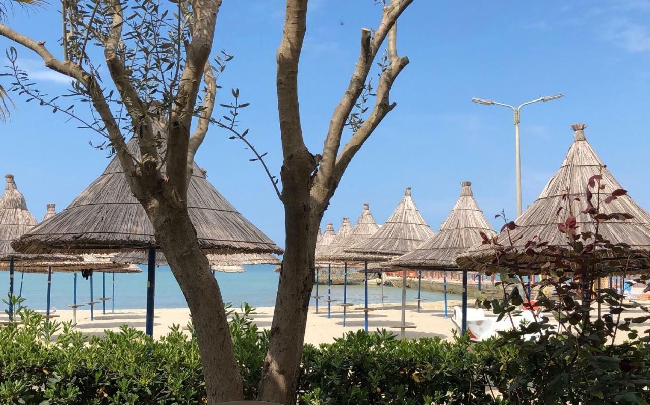 Mali I Robit Beachfront Apartment Golem  Exterior photo